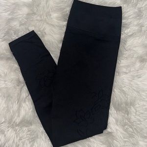 NWOT Fabletics High Waisted Lace Seamless Legging (Tall Length)